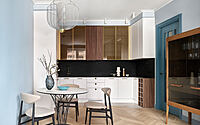 005-apartment-blue-accents-retro-revival-moscow