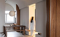 006-dwell-poeticness-shanghai-apartment-celebrating-timeless-elegance
