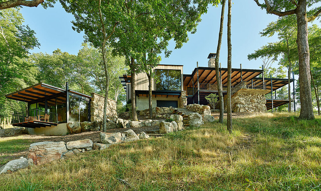 Hi Lo: Nature Meets Luxury in Arkansas’s Iconic Lake House Design - 1