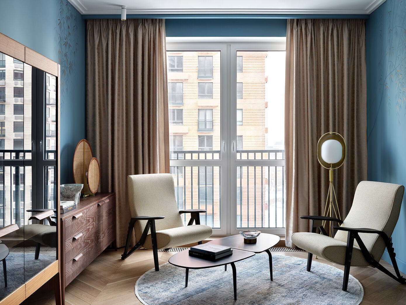 Apartment with Blue Accents: A Retro Revival in Moscow