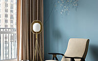 009-apartment-blue-accents-retro-revival-moscow