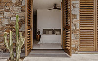020-viglostasi-aegean-aesthetics-modern-cycladic-holiday-home