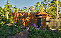 021-copper-harbor-modern-lakeside-retreat-michigan