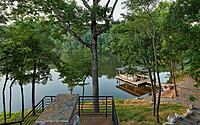 032-lo-nature-meets-luxury-arkansass-iconic-lake-house-design