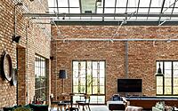 023-cs-house-brick-architecture-meets-countryside-grandeur