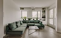 sluzew-apartment-where-monochromatic-design-meets-function-10