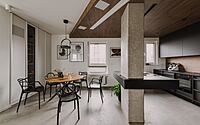 sluzew-apartment-where-monochromatic-design-meets-function-2