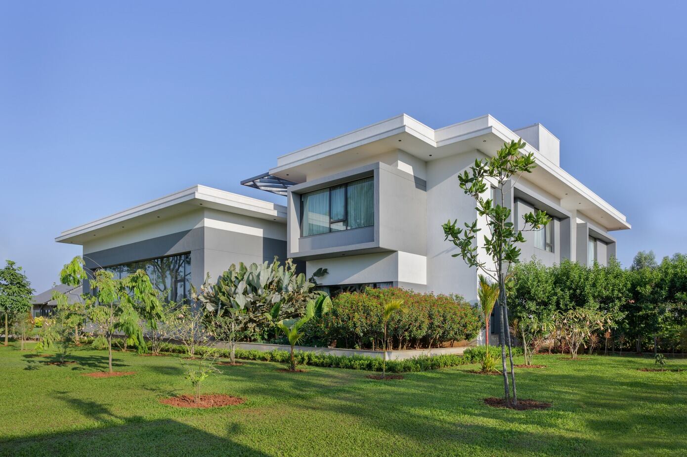 Pushpa House: A Luxurious Farmhouse Retreat in South Bengaluru