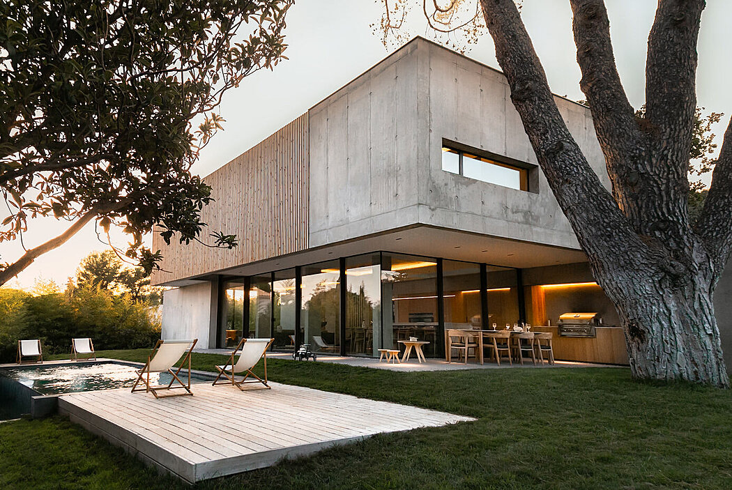 FRI’ House: Concrete Elegance in Castelnau-le-Lez - 1
