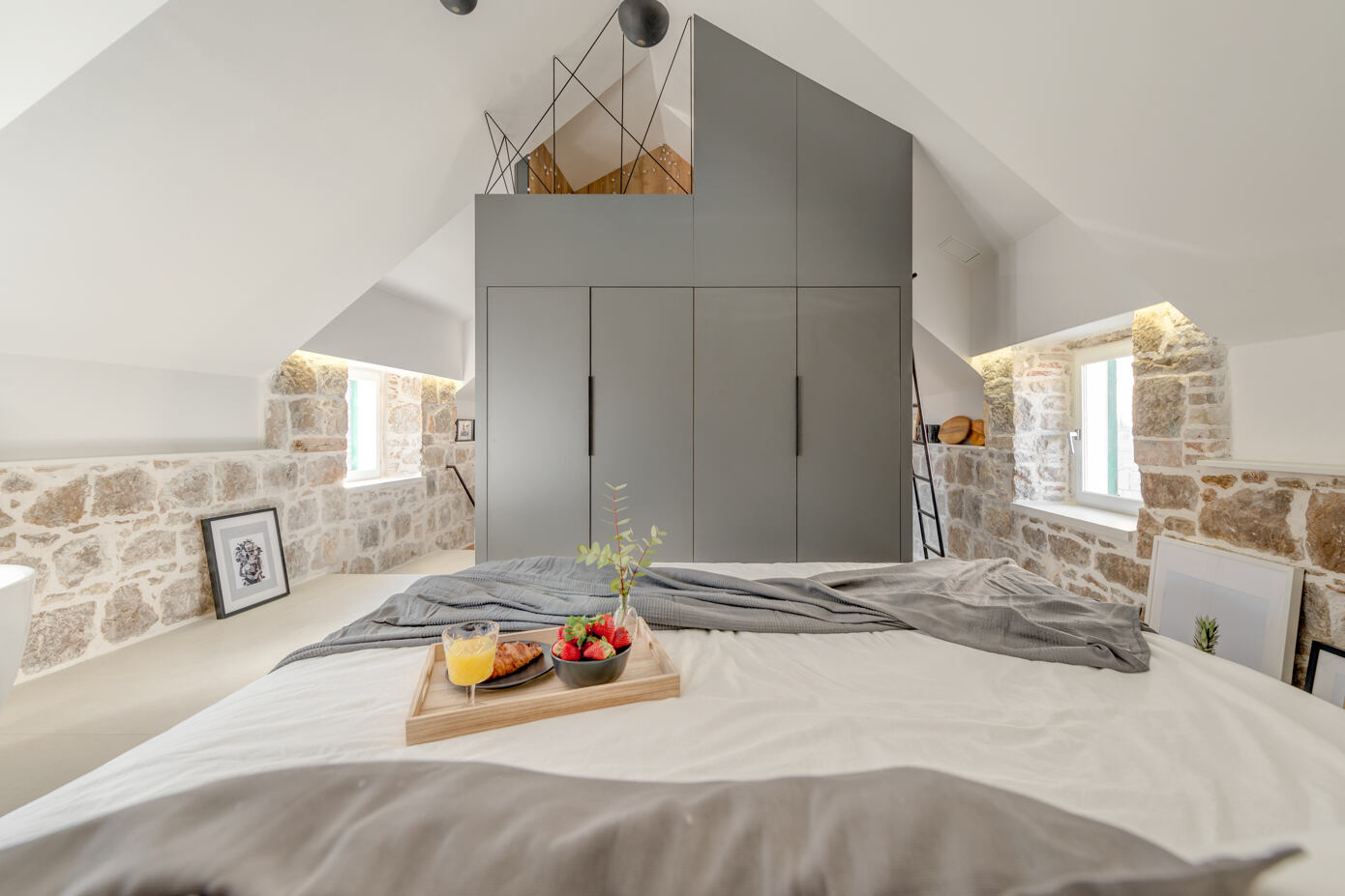 Attic Renovation: Helena Miler’s Visionary Loft in Split