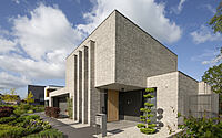 fifty-shades-of-brick-a-modern-masterpiece-in-berkel-enschot-011
