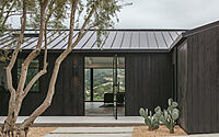 vista-residence-montecitos-mountain-framed-wooden-retreat-005