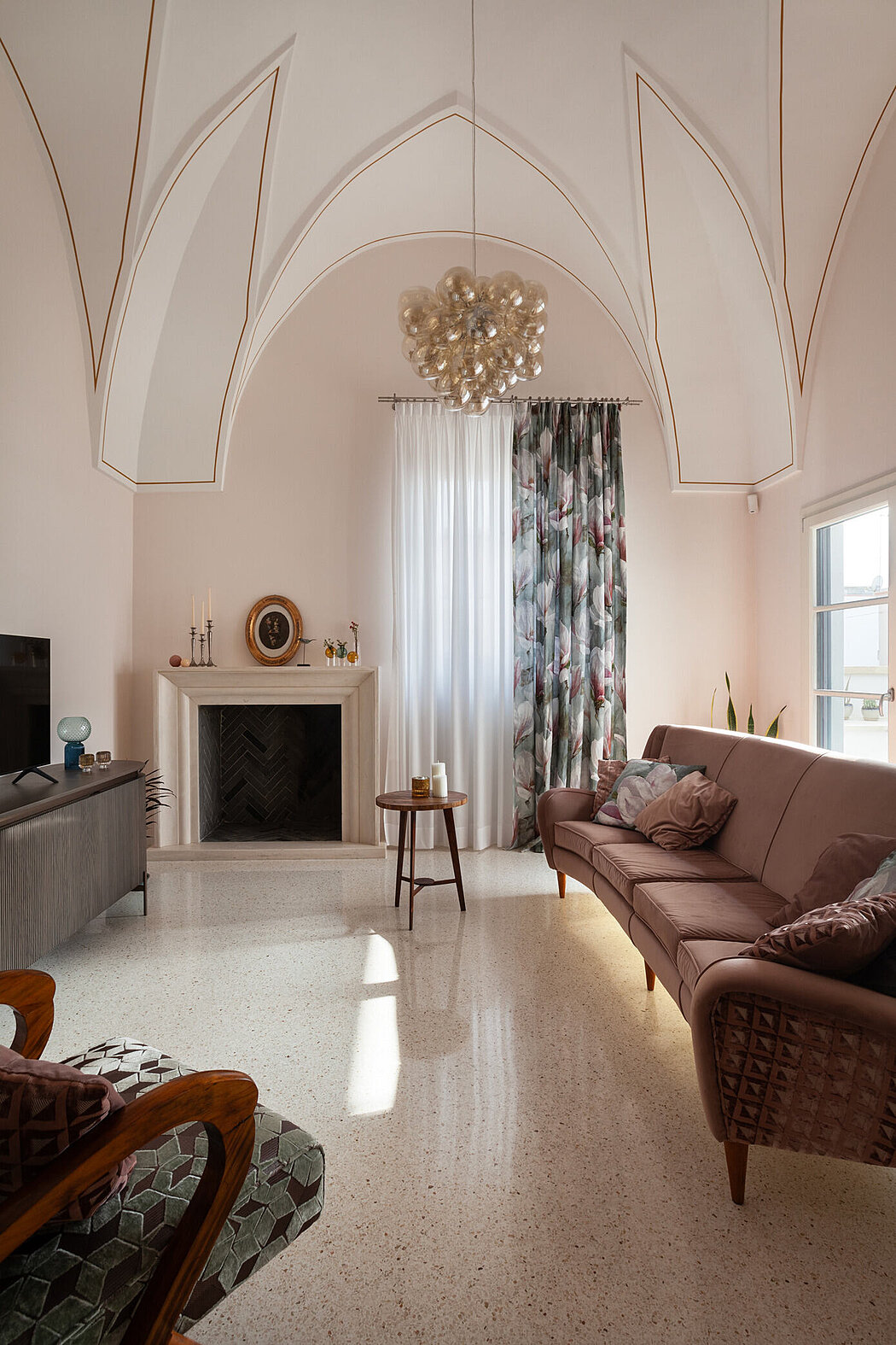 Casa Mquadro: Italian Elegance Reimagined by Velz: Architetti - 1