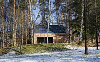 011-hytta-tranquil-modern-cabin-retreat-czech-forests