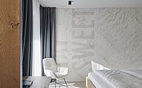 014-stadele-rooms-concrete-elegance-meets-spiced-interiors