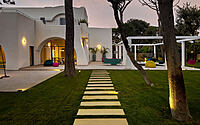 019-mediterranean-villa-romes-elegant-retreat