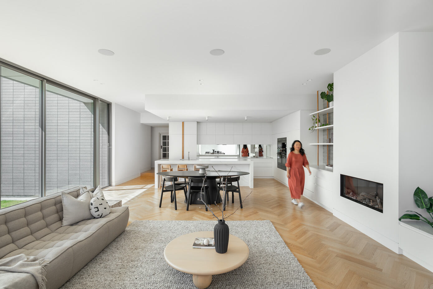 Modern Extension: Loft Elegance in a Historic Bungalow