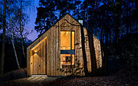 027-hytta-tranquil-modern-cabin-retreat-czech-forests