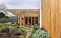 037-local-house-eco-design-meets-family-life