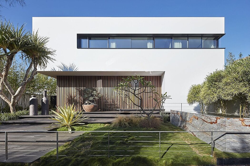 C House: Sleek Design Meets Coastal Living - 1