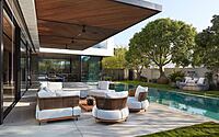 c-house-sleek-design-meets-coastal-living-15