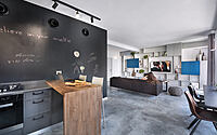 the-hottest-loft-where-industrial-design-meets-cozy-living-2