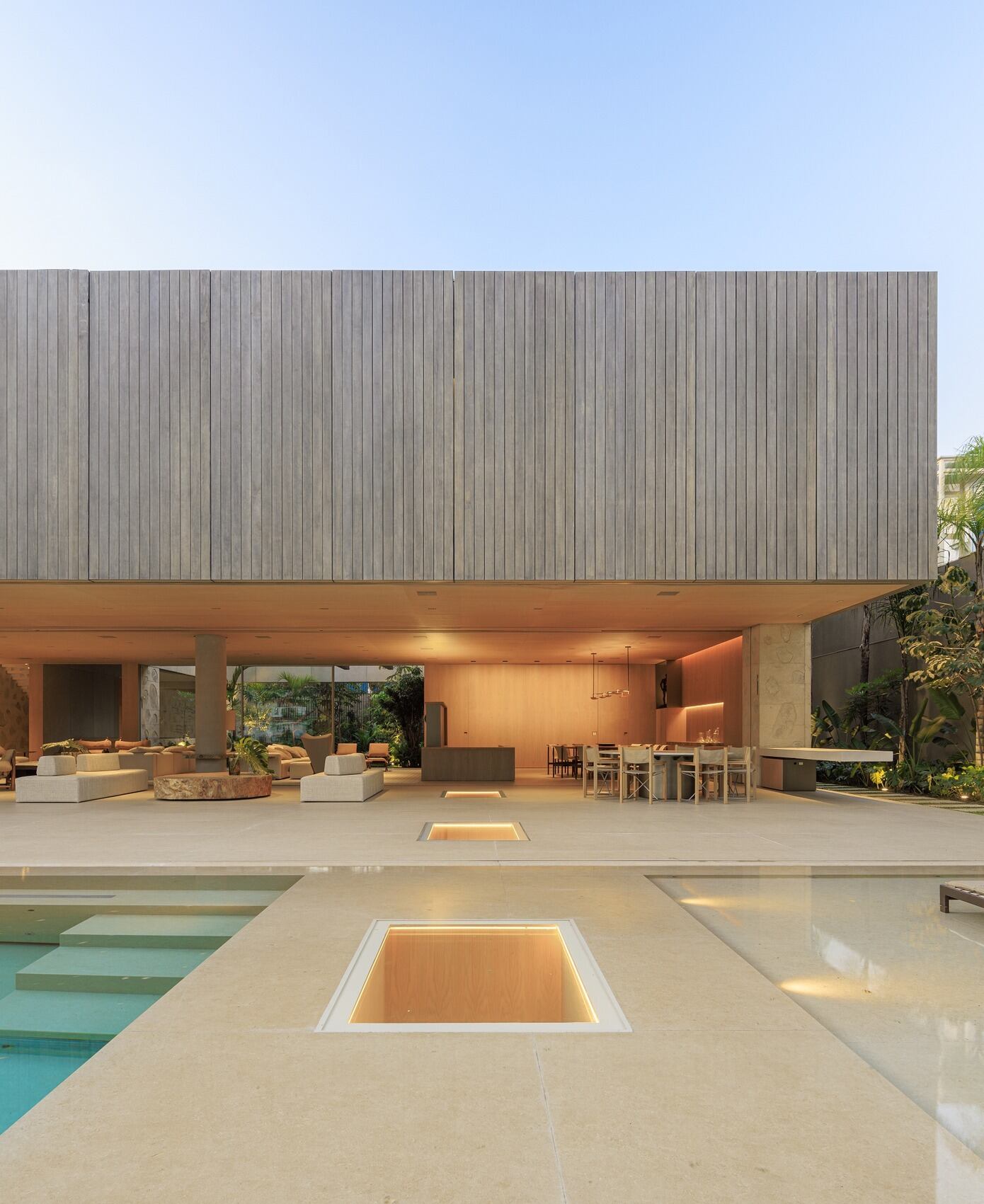 Pacaembu House: Blending Leisure with Luxury