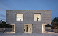 001-domus-damero-masterpiece-minimalism-madrid