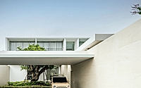 001-white-house-sleek-bangkok-retreat