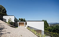 002-encosta-house-modernity-overlooking-guimares