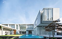 002-white-house-sleek-bangkok-retreat