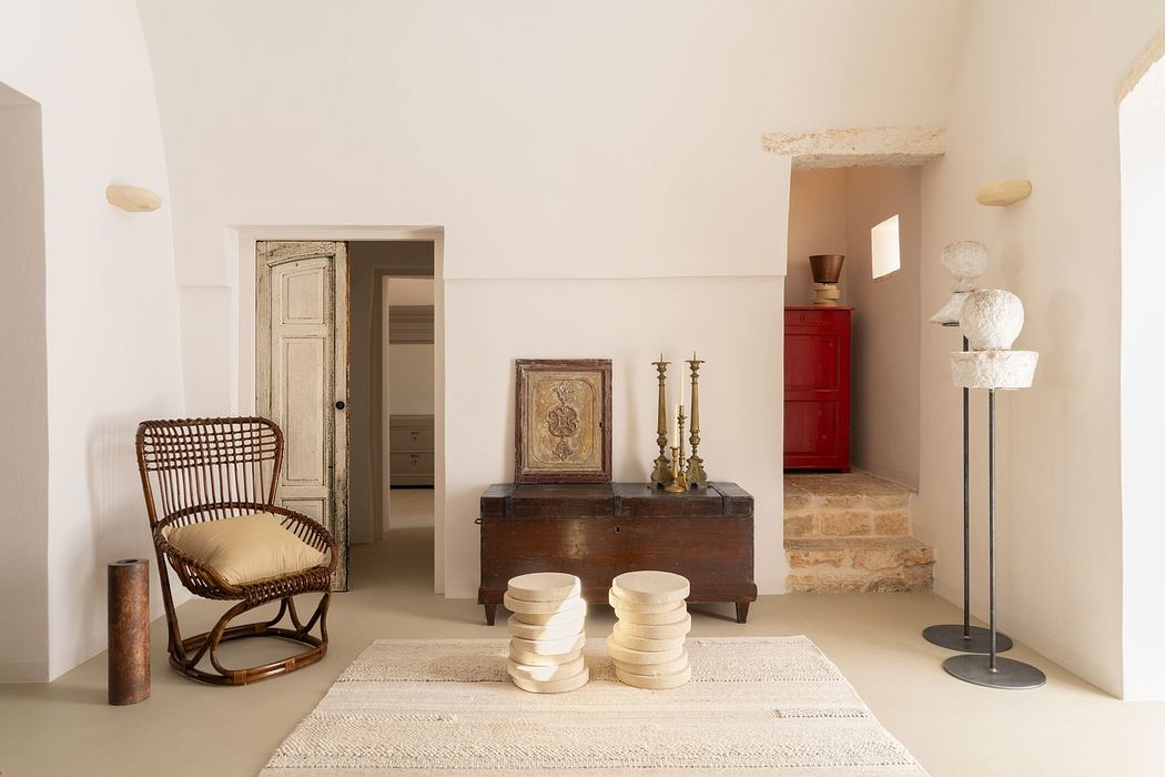 Minimalistic room with rustic furniture and neutral tones.