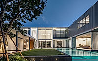 006-white-house-sleek-bangkok-retreat