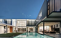 007-white-house-sleek-bangkok-retreat