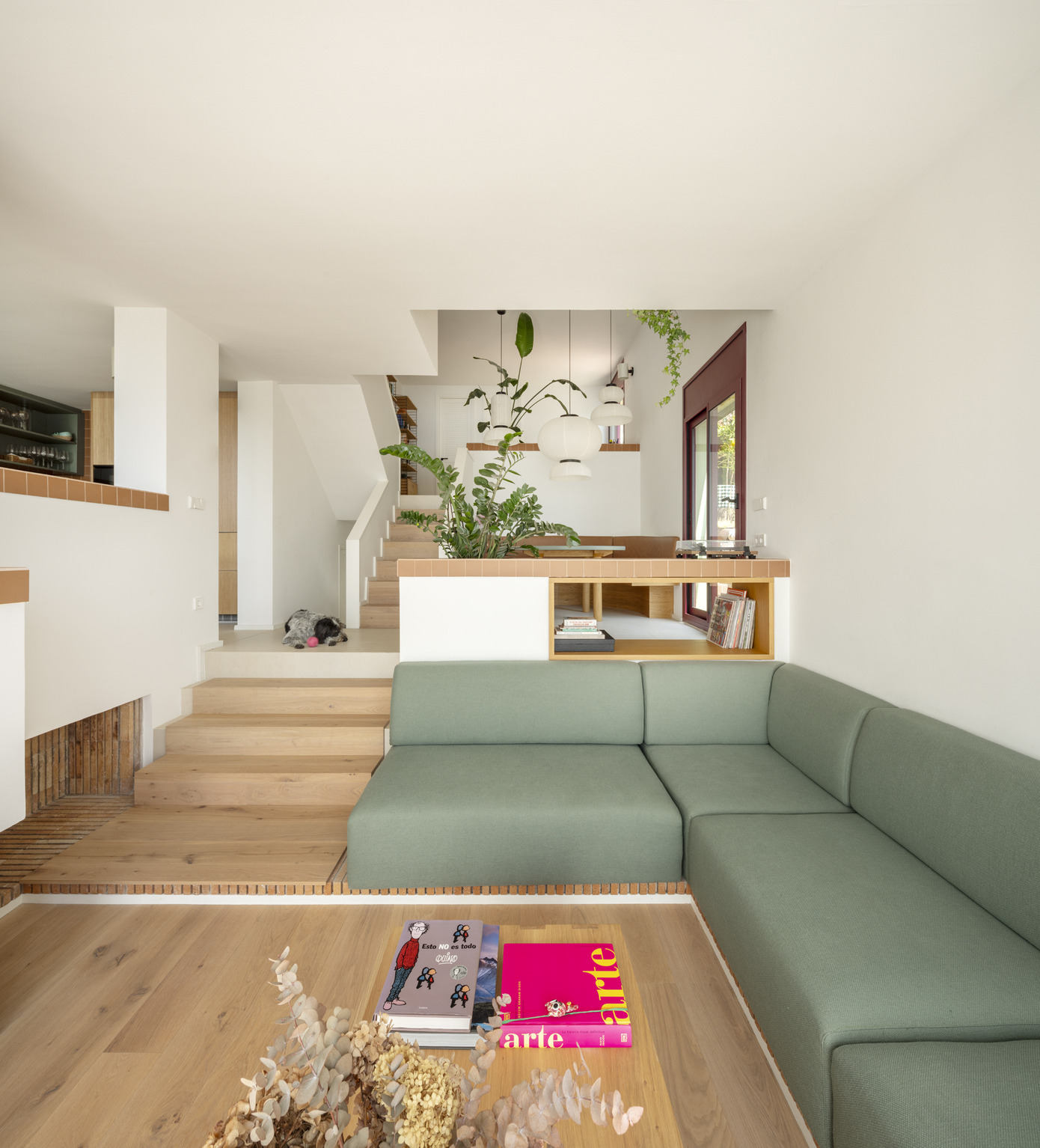 August Project: Barcelona’s Triplex Reimagined by Nook Architects