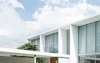 020-white-house-sleek-bangkok-retreat