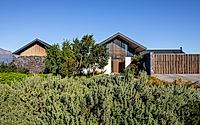 022-winelands-villa-fusion-farmhouse-charm-modern-design