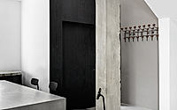 023-choc-house-minimalist-elegance-israel
