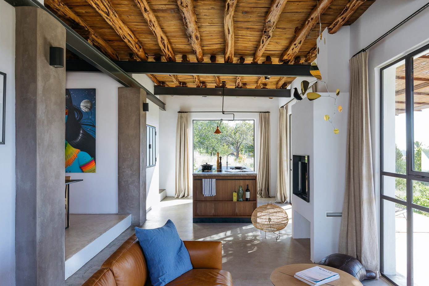 Ibiza Campo – Loft: A Rustic-Industrial Retreat