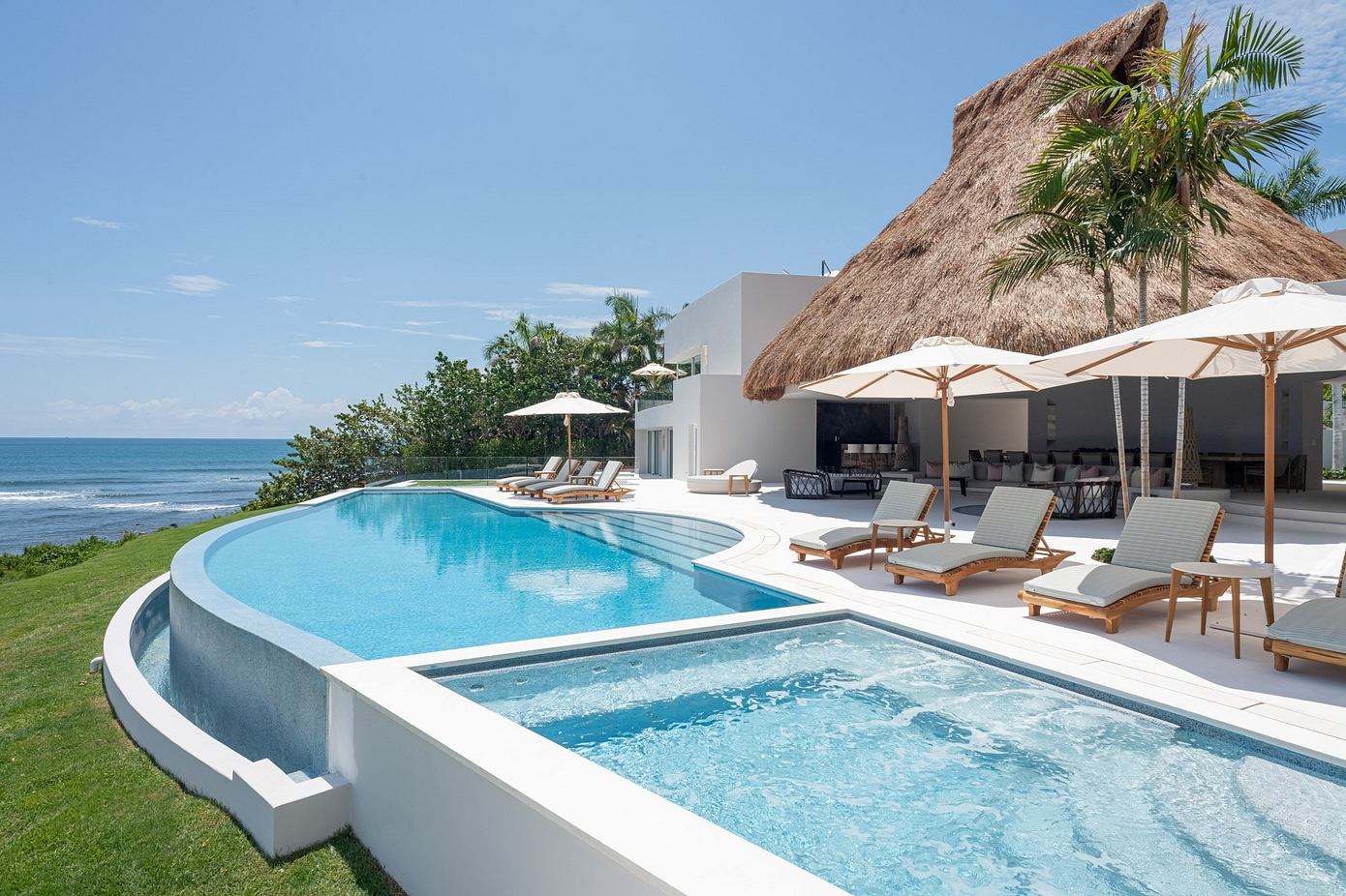 Casa Akai: Unveiling Luxury Beachfront Living in Punta Mita