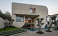 001-courtyard-villa-masterpiece-contemporary-living-lavasan