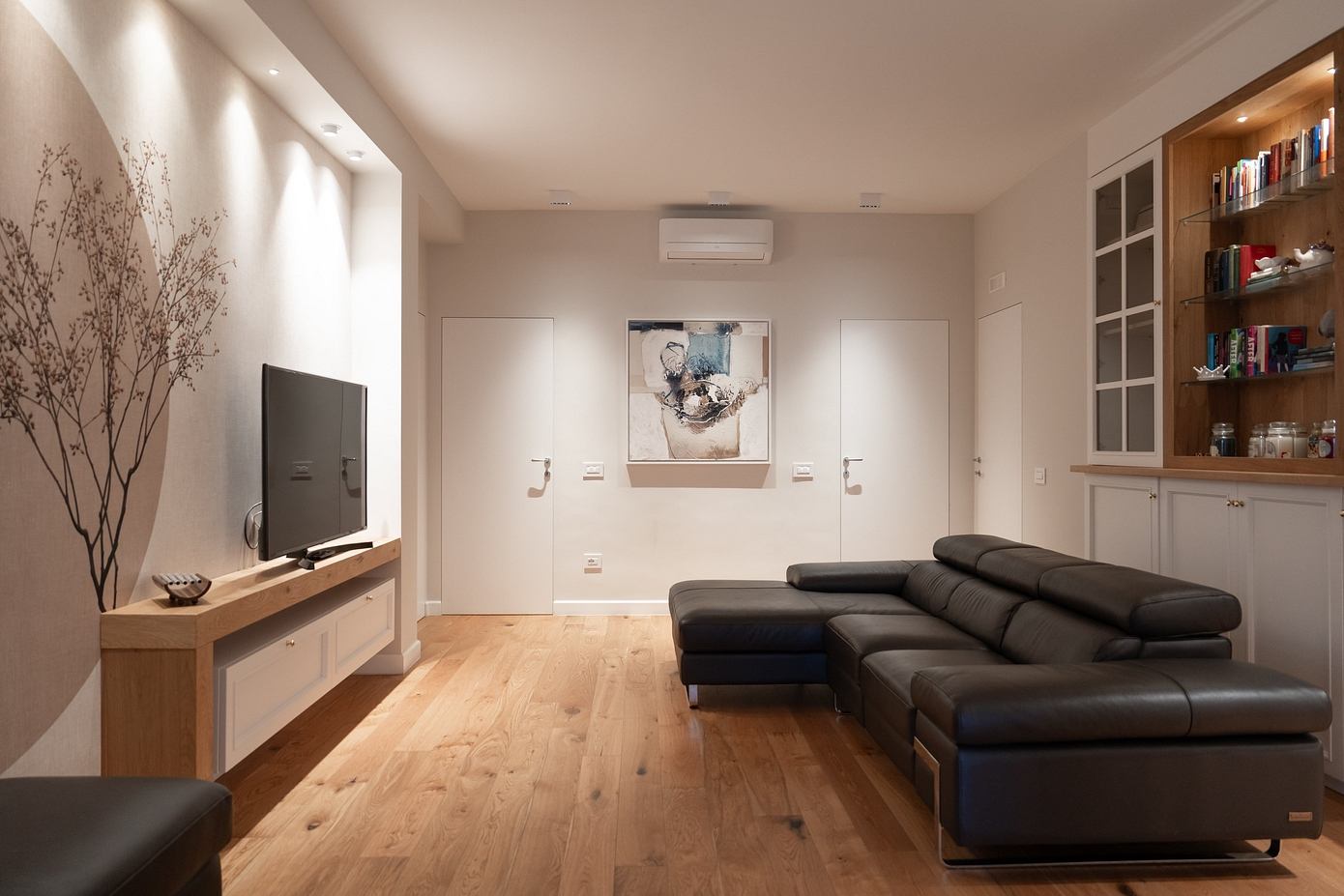 Domvs LR: Stylish Family Apartment by K1 artStudio