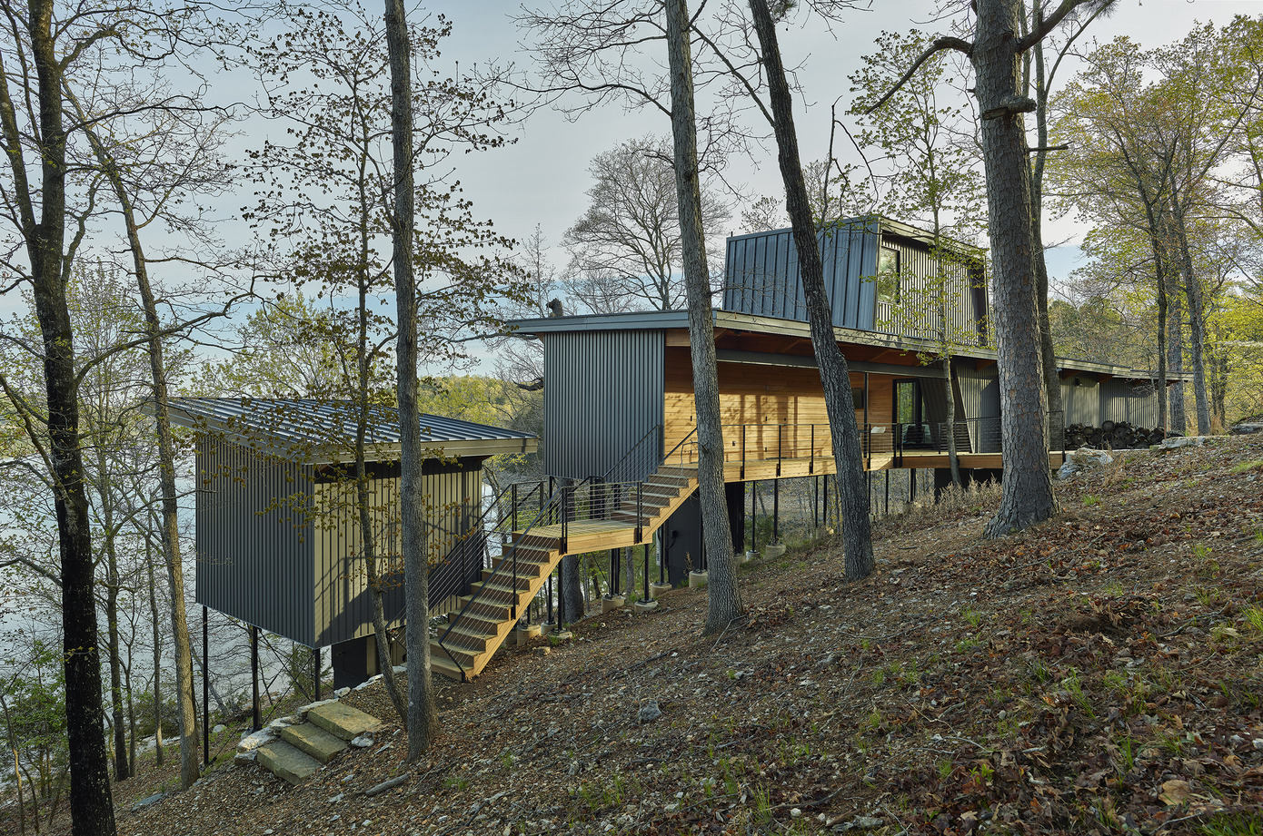 Grist Mill Cabin: Modern Retreat in Arkansas Ozarks