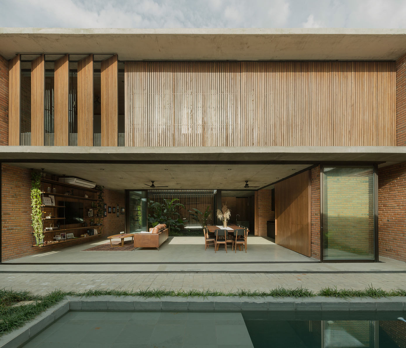 ME House: Innovating with Natural Materials