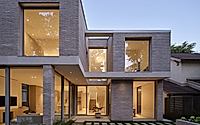 001-lawrence-park-modern-minimalist-house-design-in-toronto.jpg