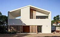 002-mh-house-modern-design-meets-tradition-in-sintra.jpg