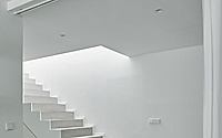 006-casa-opera-where-minimalism-meets-elegance-in-architecture.jpg