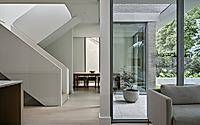 006-lawrence-park-modern-minimalist-house-design-in-toronto.jpg