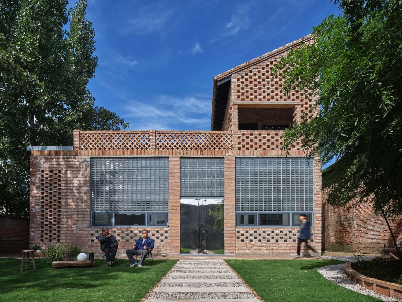 Glass Brick Dwelling: Modernizing Rural China