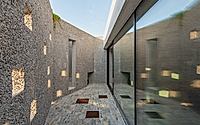 007-new-house-in-san-nazzaro-a-modern-concrete-marvel.jpg